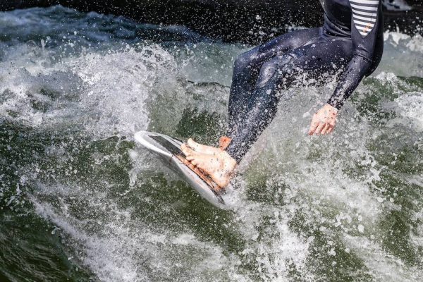 Eisbachwelle München